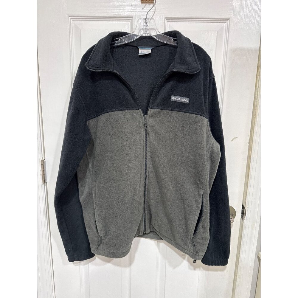 Columbia Men's Steens Mountain 2.0 Full Zip Fleece Jacket in a black and grey co